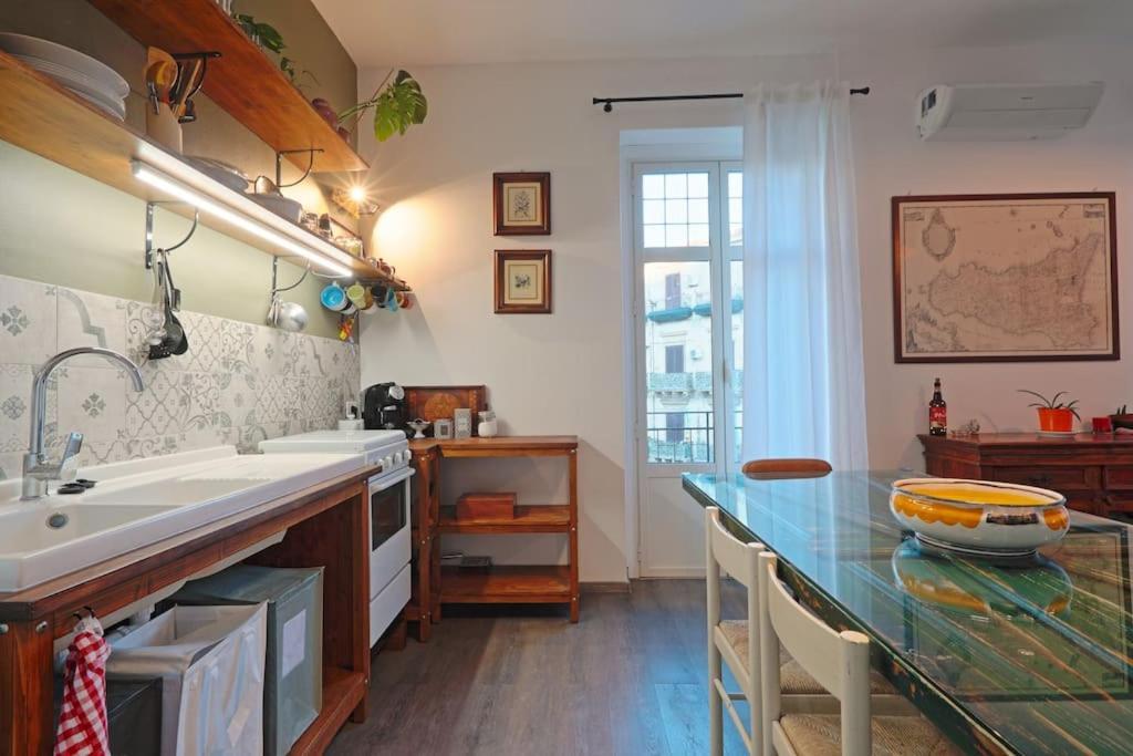 Appartement La Casuzza Del Borgo - Porto - Politeama à Palerme Extérieur photo