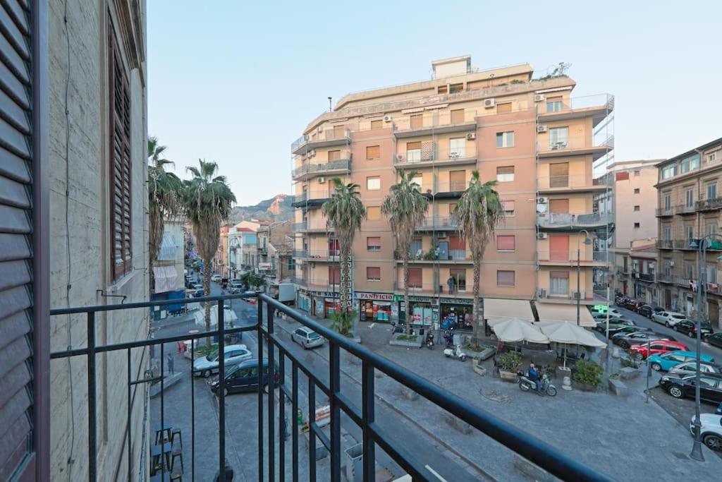 Appartement La Casuzza Del Borgo - Porto - Politeama à Palerme Extérieur photo